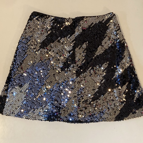 French Connection Emin Sequined Women’s Embellished Sequined Mini Skirt 2 Black - Picture 10 of 11